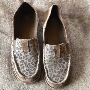 Ariat cheetah cruisers